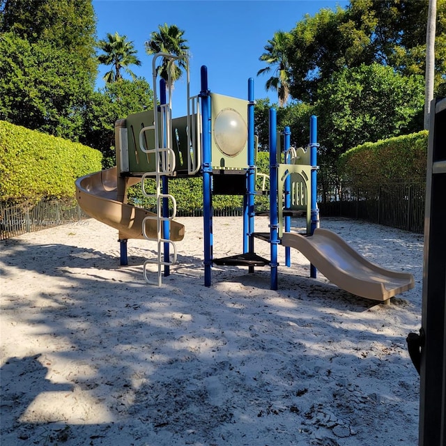 2564 Centergate Dr Unit 204, Miramar, FL 33025 - view of communal playground