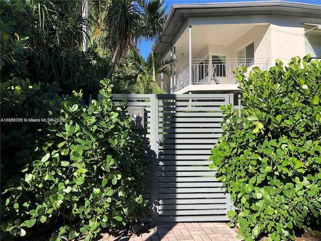 4780 Pine Tree Dr Unit U-2, Miami Beach, FL 33140 - view of gate