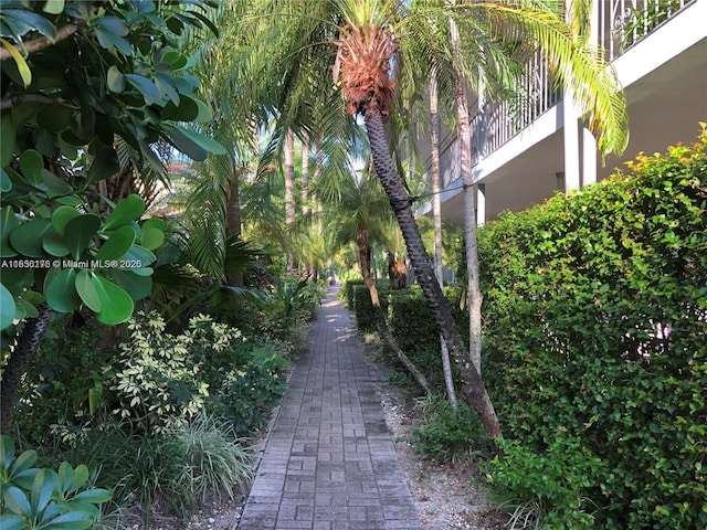 4780 Pine Tree Dr Unit U-2, Miami Beach, FL 33140 - view of property's community