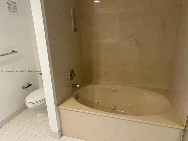 3503 Oaks Way Unit 212, Pompano Beach, FL 33069 - full bath with toilet and tile patterned floors