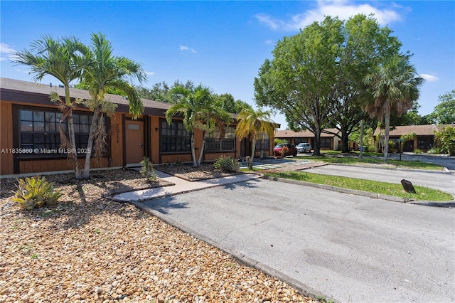 2311 Elm Ct, Pembroke Pines, FL 33026 - photo 3