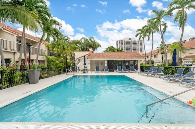 21160 Mainsail Cir Unit H12, Aventura, FL 33180 - community pool with a patio