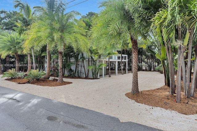 81975 Old Hwy, Islamorada, FL 33036 - surrounding community featuring curved driveway