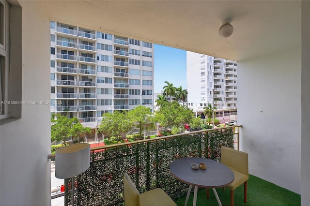 1340 Lincoln Rd Unit 403, Miami Beach, FL 33139 - view of balcony
