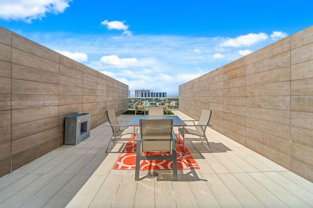 400 Sunny Isles Blvd Unit 616, Sunny Isles Beach, FL 33160 - view of patio with outdoor dining space