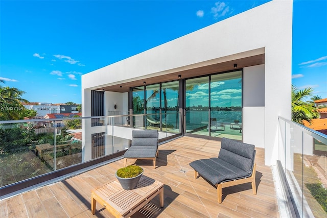 1510 Stillwater Dr, Miami Beach, FL 33141 - view of wooden deck