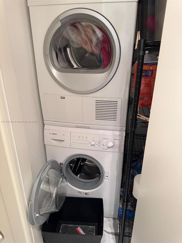 200 Biscayne Boulevard Way Unit 4603, Miami, FL 33131 - laundry room with estacked washer and dryer
