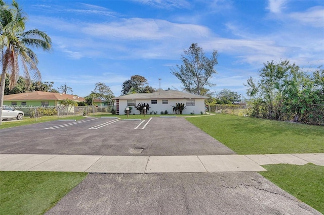 400 NE 2nd St, Boynton Beach, FL 33435 - view of front of property featuring uncovered parking