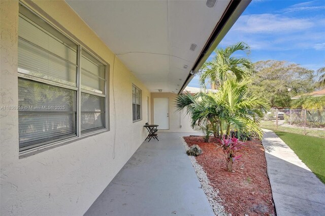 400 NE 2nd St, Boynton Beach, FL 33435 - entrance to property with stucco siding