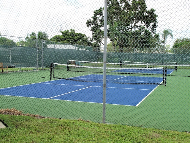 14529 Canalview Dr Unit B, Delray Beach, FL 33484 - view of tennis court