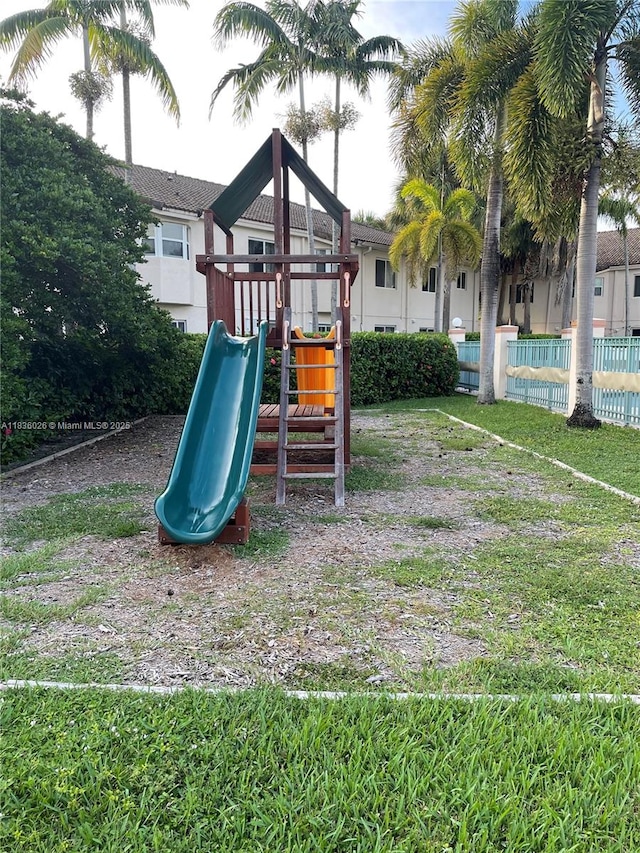 2173 NW 78th Ave Unit 103, Pembroke Pines, FL 33024 - view of community play area