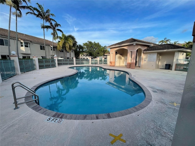 2173 NW 78th Ave Unit 103, Pembroke Pines, FL 33024 - community pool with a patio