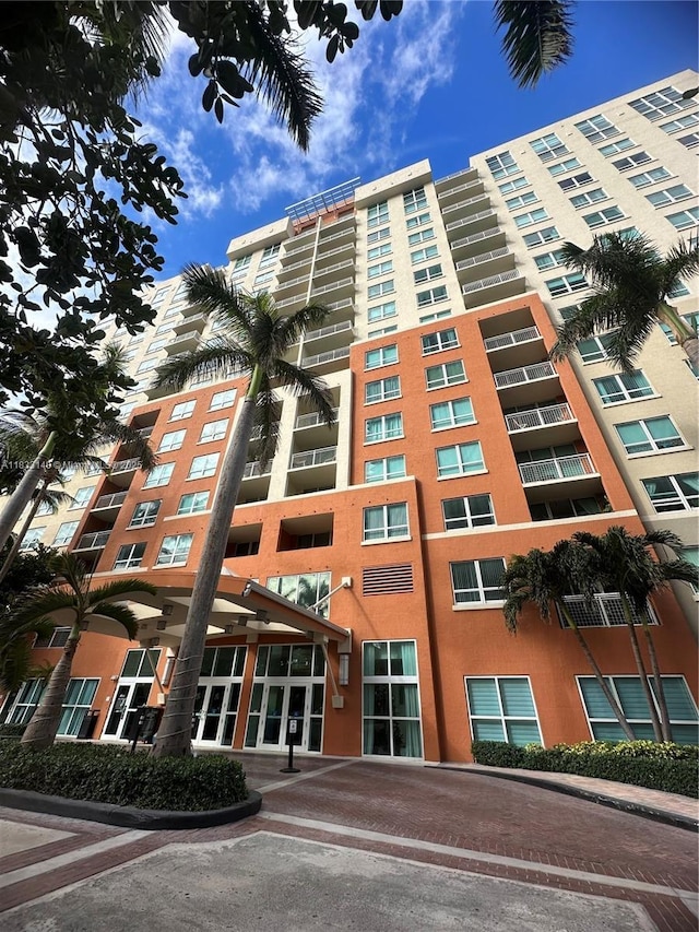 2000 N Bayshore Dr Unit 1505, Miami, FL 33137 - view of apartment building / complex
