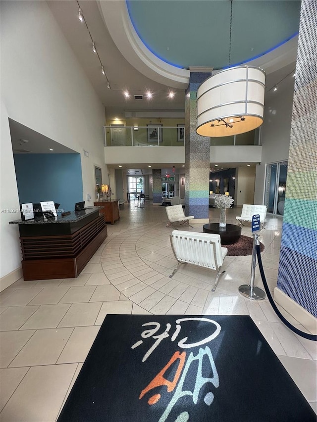 2000 N Bayshore Dr Unit 1505, Miami, FL 33137 - welcome area featuring a towering ceiling