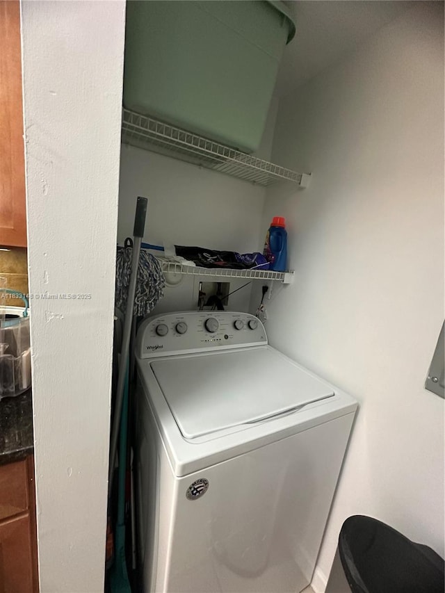 2000 N Bayshore Dr Unit 1505, Miami, FL 33137 - laundry area with washer / clothes dryer