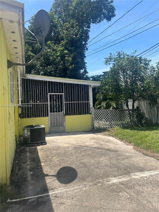 1825 NW 112th St, Miami, FL 33167 - view of patio / terrace