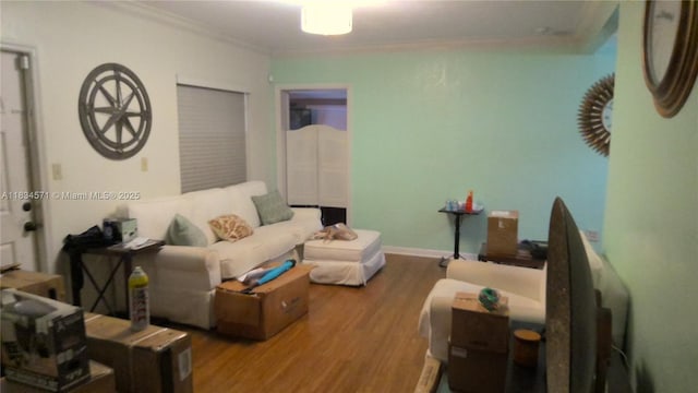 841 NE 139th St, North Miami, FL 33161 - living room with wood finished floors and crown molding
