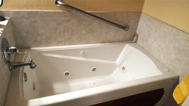 841 NE 139th St, North Miami, FL 33161 - bathroom with a jetted tub