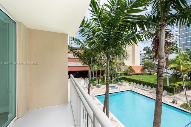 2000 N Bayshore Dr Unit 203, Miami, FL 33137 - view of community pool