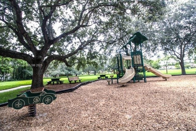10204 Caracas St, Cooper City, FL 33026 - view of community play area