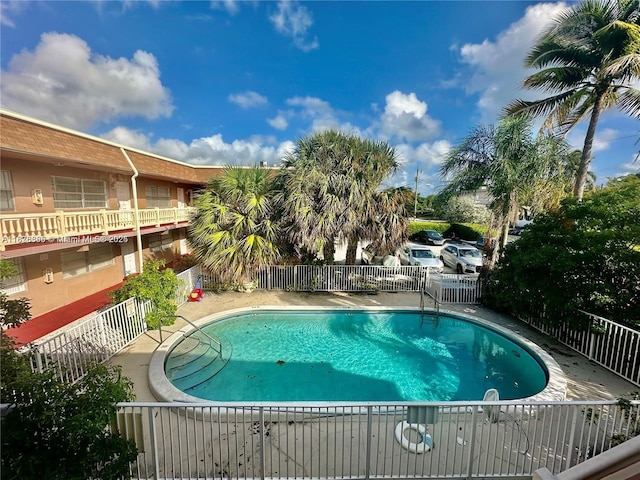 241 SE 9th Ave Unit 207, Pompano Beach, FL 33060 - view of pool