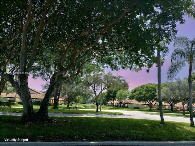 6128 N Kings Gate Cir, Delray Beach, FL 33484 - view of home's community featuring a yard and a residential view