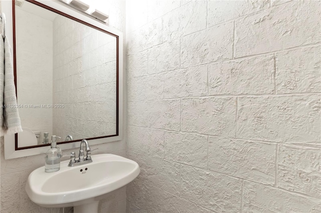 12530 SW 96th Ct, Miami, FL 33176 - bathroom with a sink