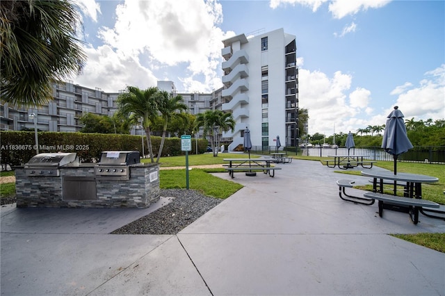 3401 N Country Club Dr Unit 308, Aventura, FL 33180 - view of property's community with an outdoor kitchen