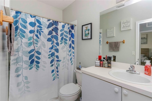 12548 SW 126th Ave, Miami, FL 33186 - full bath with vanity and a shower with curtain