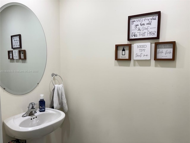 3482 114th Ter, Hialeah, FL 33018 - bathroom with a sink