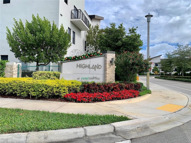 10455 NW 82nd St Unit 33, Doral, FL 33178 - view of community sign