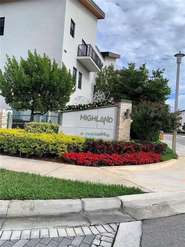 10455 NW 82nd St Unit 33, Doral, FL 33178 - view of community / neighborhood sign