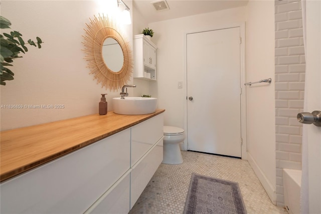 1606 Veracruz Ln, Weston, FL 33327 - bathroom with vanity and toilet