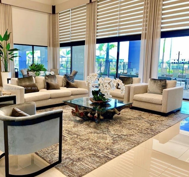 10498 W 33rd Way, Hialeah, FL 33018 - view of community lobby