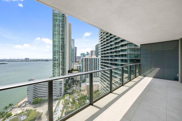 650 NE 32nd St Unit 2205, Miami, FL 33137 - balcony featuring a water view and a city view