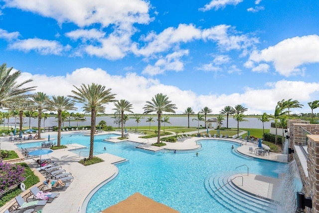 799 Hookline Cir, Loxahatchee, FL 33470 - community pool featuring a patio area