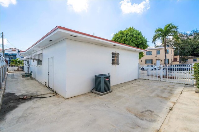 201 NW 14th Ave, Miami, FL 33125 - photo 5