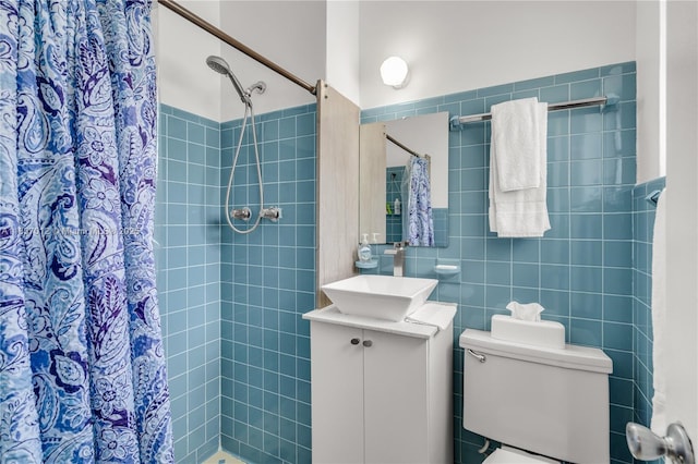 201 NW 14th Ave, Miami, FL 33125 - full bath with tile walls, tiled shower, and vanity