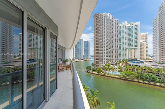 495 Brickell Ave Unit Bay1007, Miami, FL 33131 - balcony featuring a water view and a city view