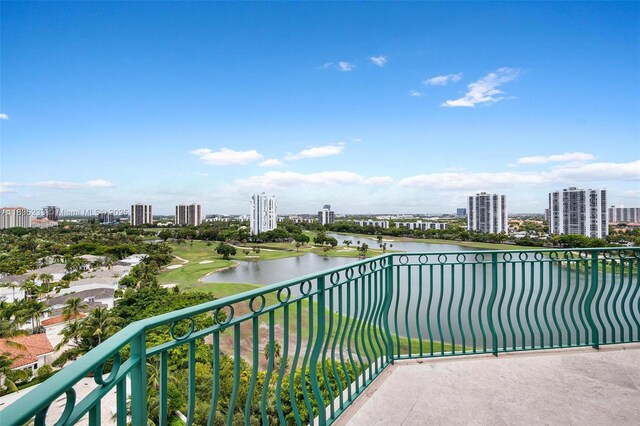 20000 E Country Club Dr Unit Ts02, Aventura, FL 33180 - balcony featuring a water view and a city view