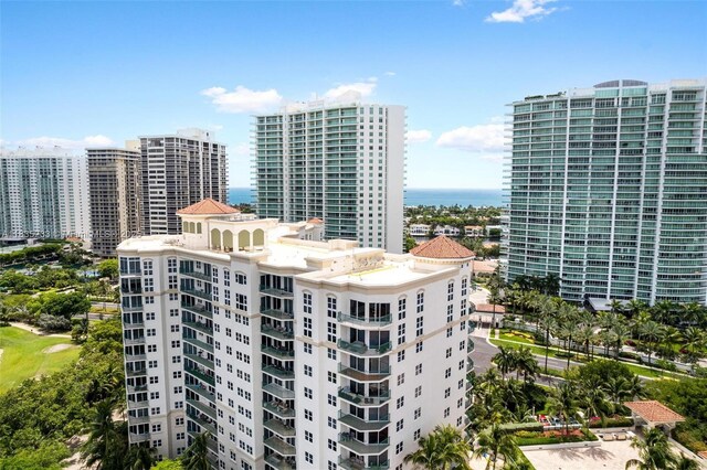 20000 E Country Club Dr Unit Ts02, Aventura, FL 33180 - view of property featuring a city view