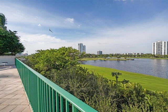 20000 E Country Club Dr Unit Ts02, Aventura, FL 33180 - water view featuring a golf club and nearby urban area