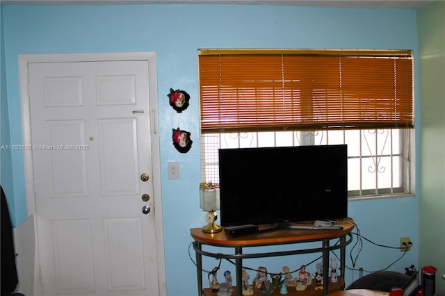 1154 W 35th St Unit 221, Hialeah, FL 33012 - view of living area