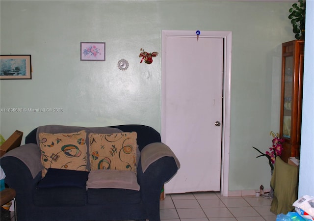 1154 W 35th St Unit 221, Hialeah, FL 33012 - sitting room featuring tile patterned flooring