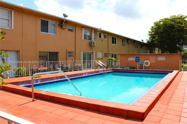 1154 W 35th St Unit 221, Hialeah, FL 33012 - view of community pool