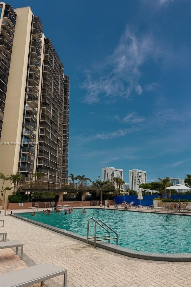 20379 W Country Club Dr Unit 2333, Aventura, FL 33180 - view of community pool