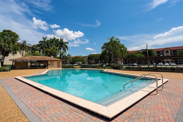 1000 SW 128th Ter Unit 312V, Pembroke Pines, FL 33027 - view of community pool