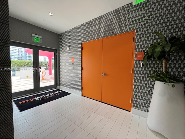 31 SE 6th St Unit 407, Miami, FL 33131 - community lobby featuring wallpapered walls
