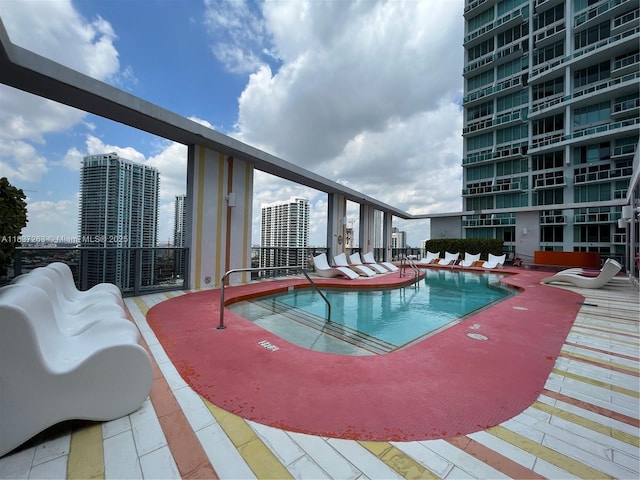 31 SE 6th St Unit 407, Miami, FL 33131 - view of community pool