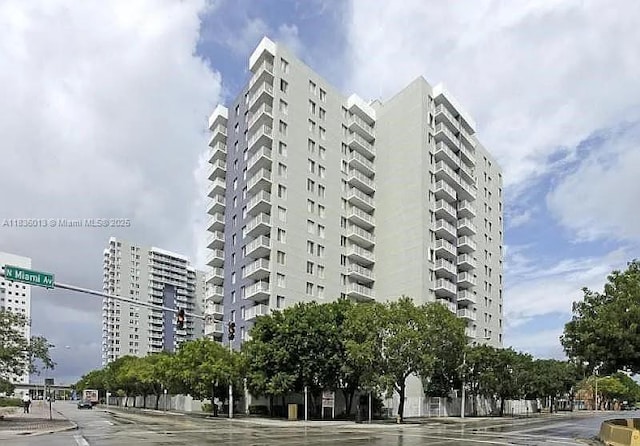 800 N Miami Ave Unit E-707, Miami, FL 33136 - view of apartment building / complex